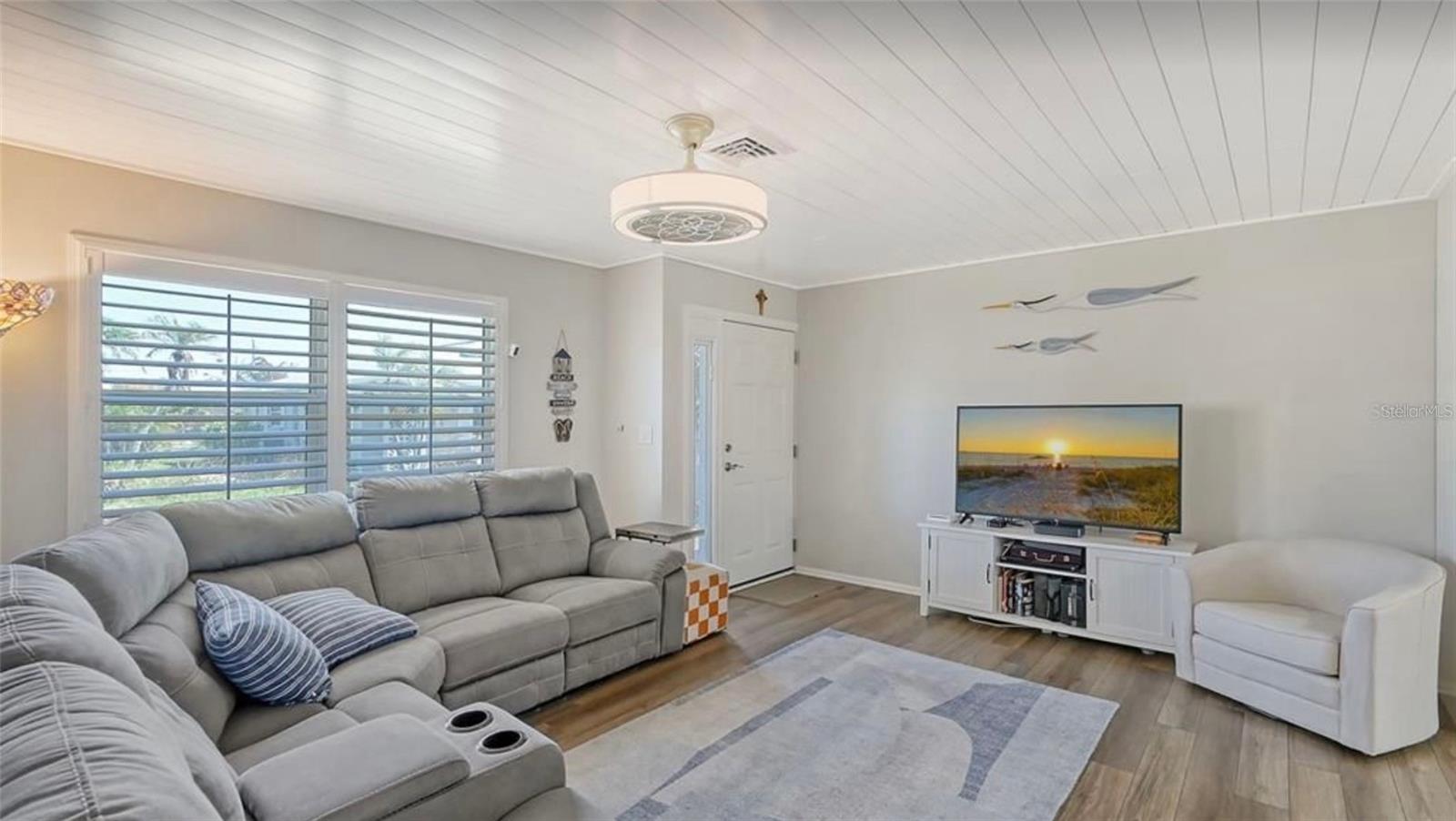 BEACH MANOR VILLAS SOUTH - Residential