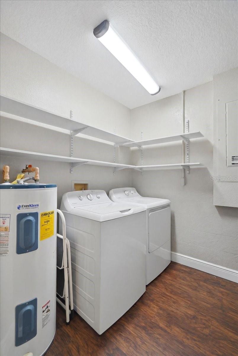 A R ELIGHFIELDS ADD/CROOKED L - Residential