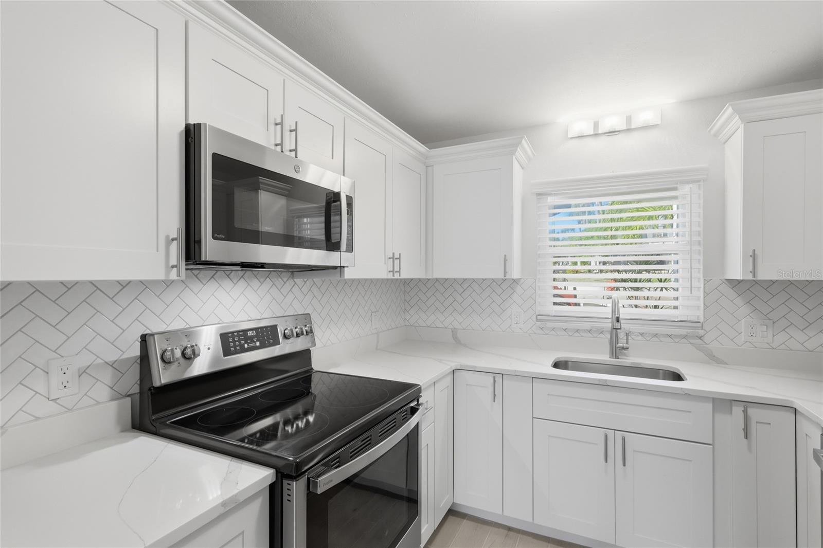 SHELL POINT - Residential