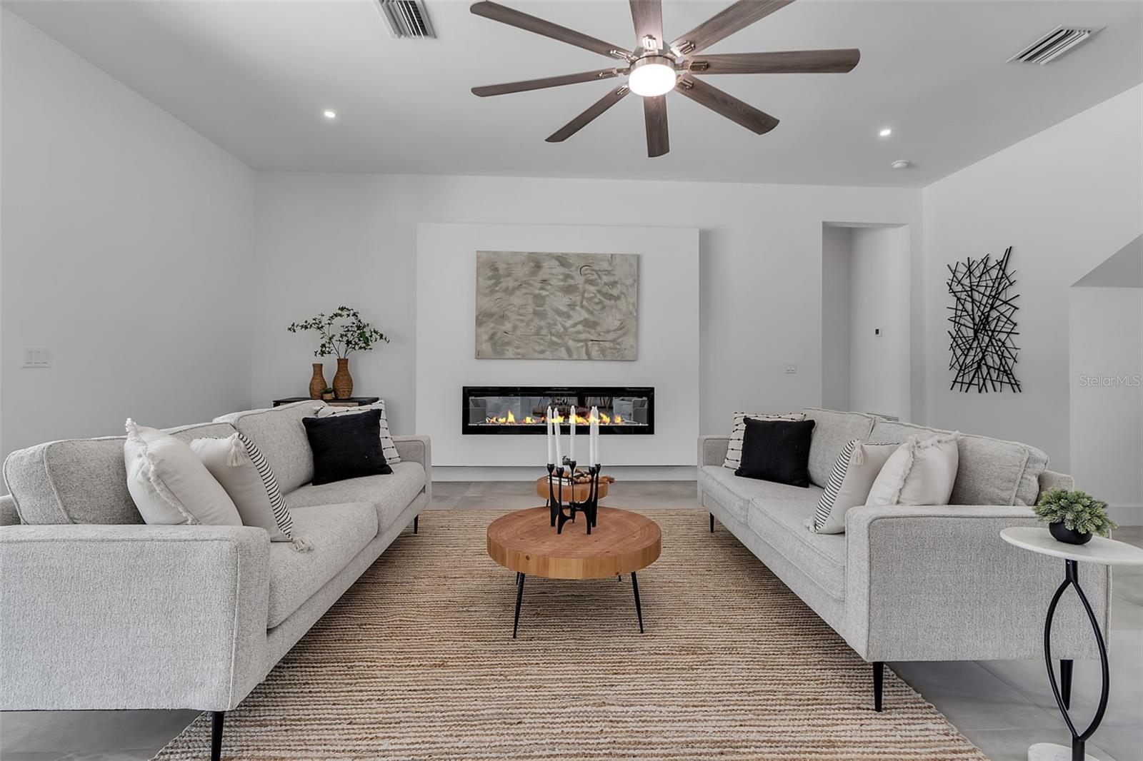 SOUTH GATE - Residential