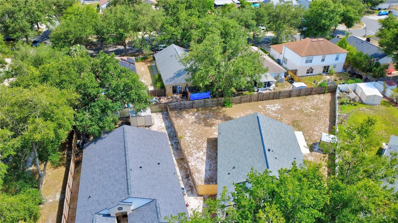 OAKS SUMMIT LAKE - Residential