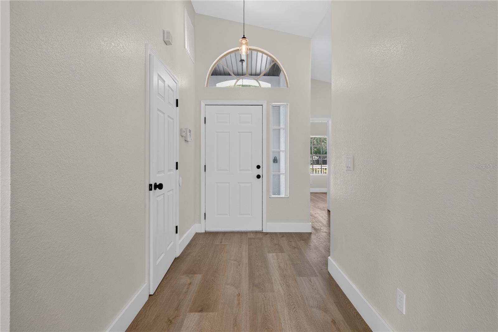 OAKS SUMMIT LAKE - Residential