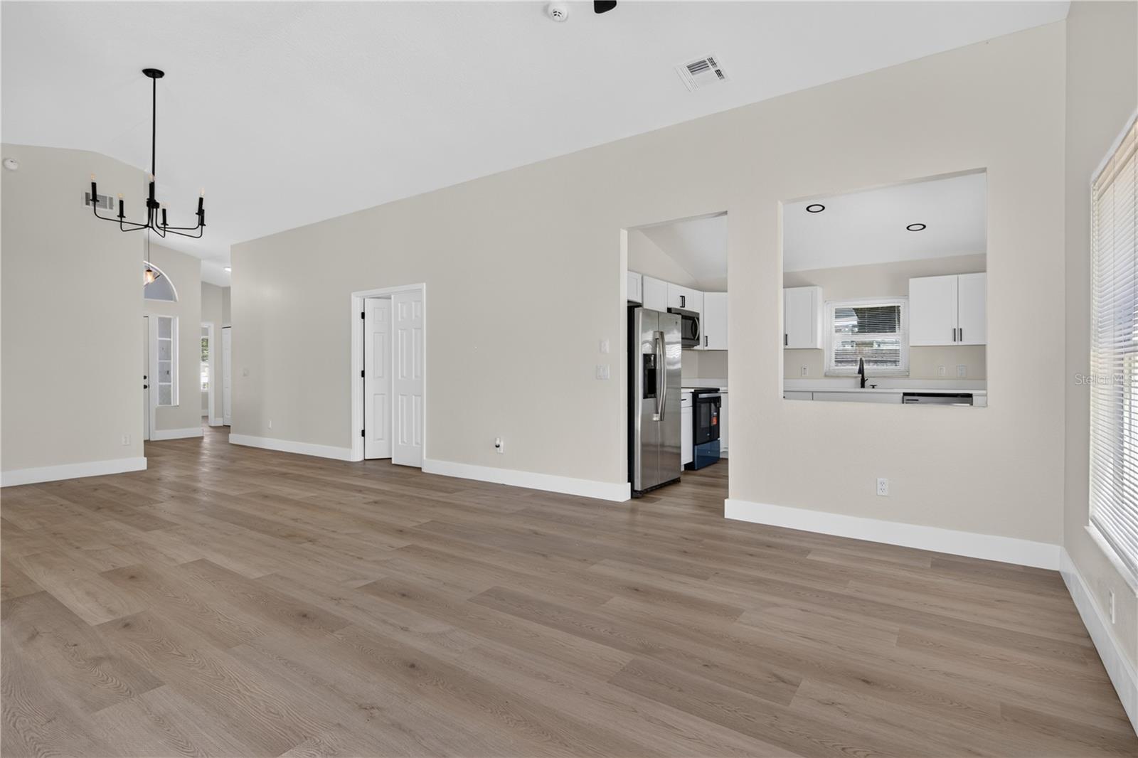 OAKS SUMMIT LAKE - Residential