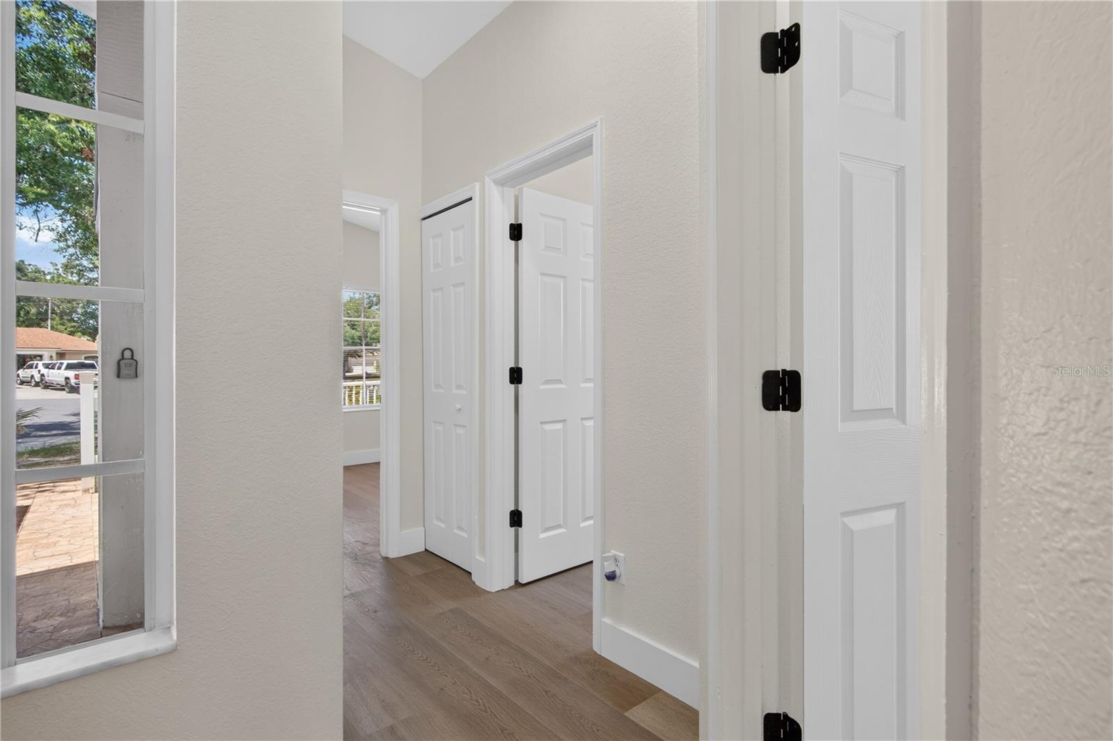 OAKS SUMMIT LAKE - Residential