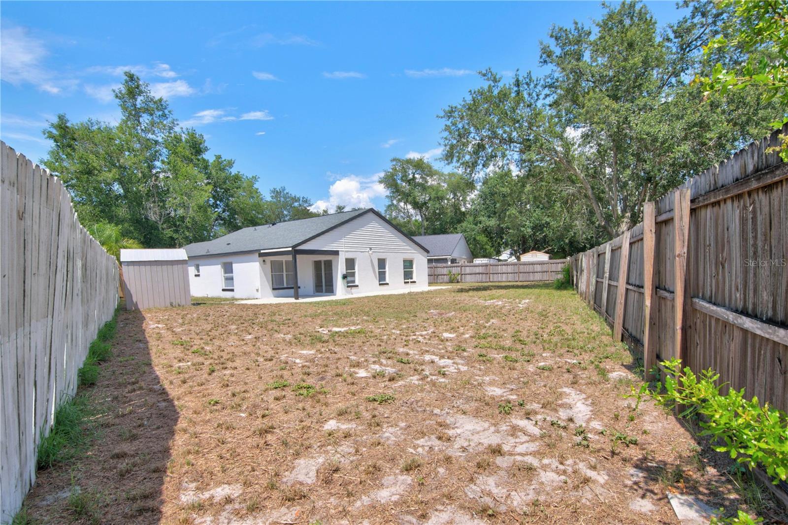 OAKS SUMMIT LAKE - Residential