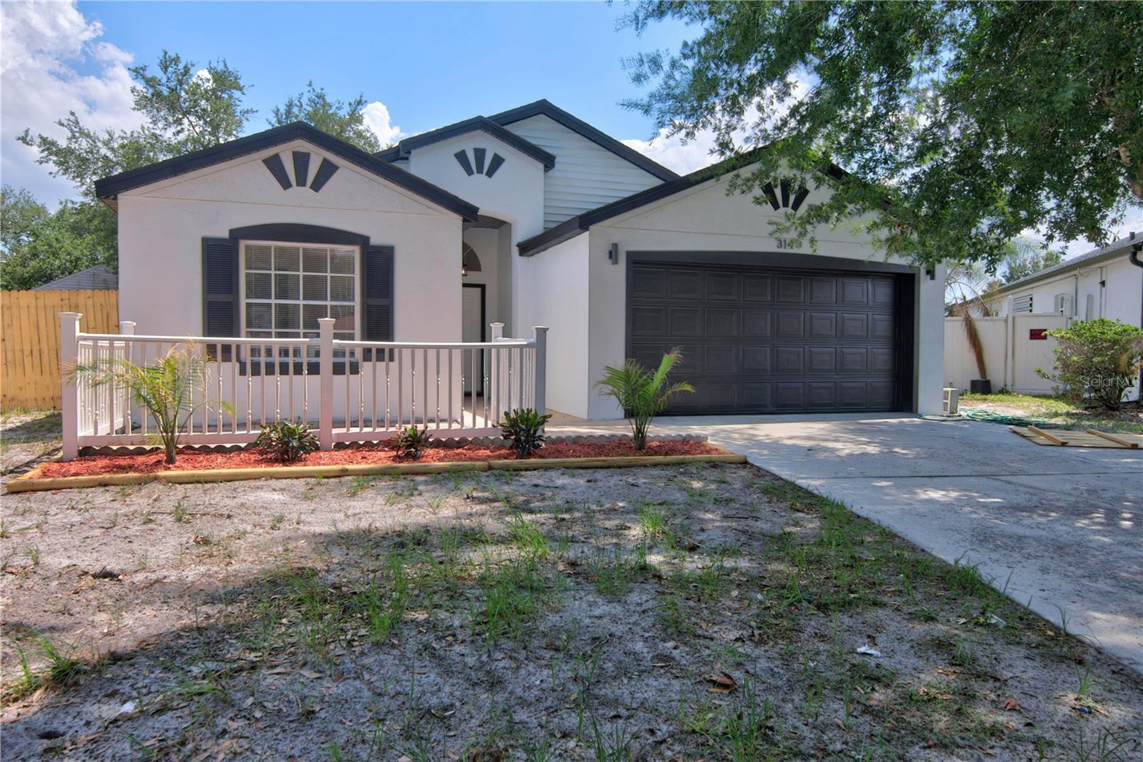 OAKS SUMMIT LAKE - Residential