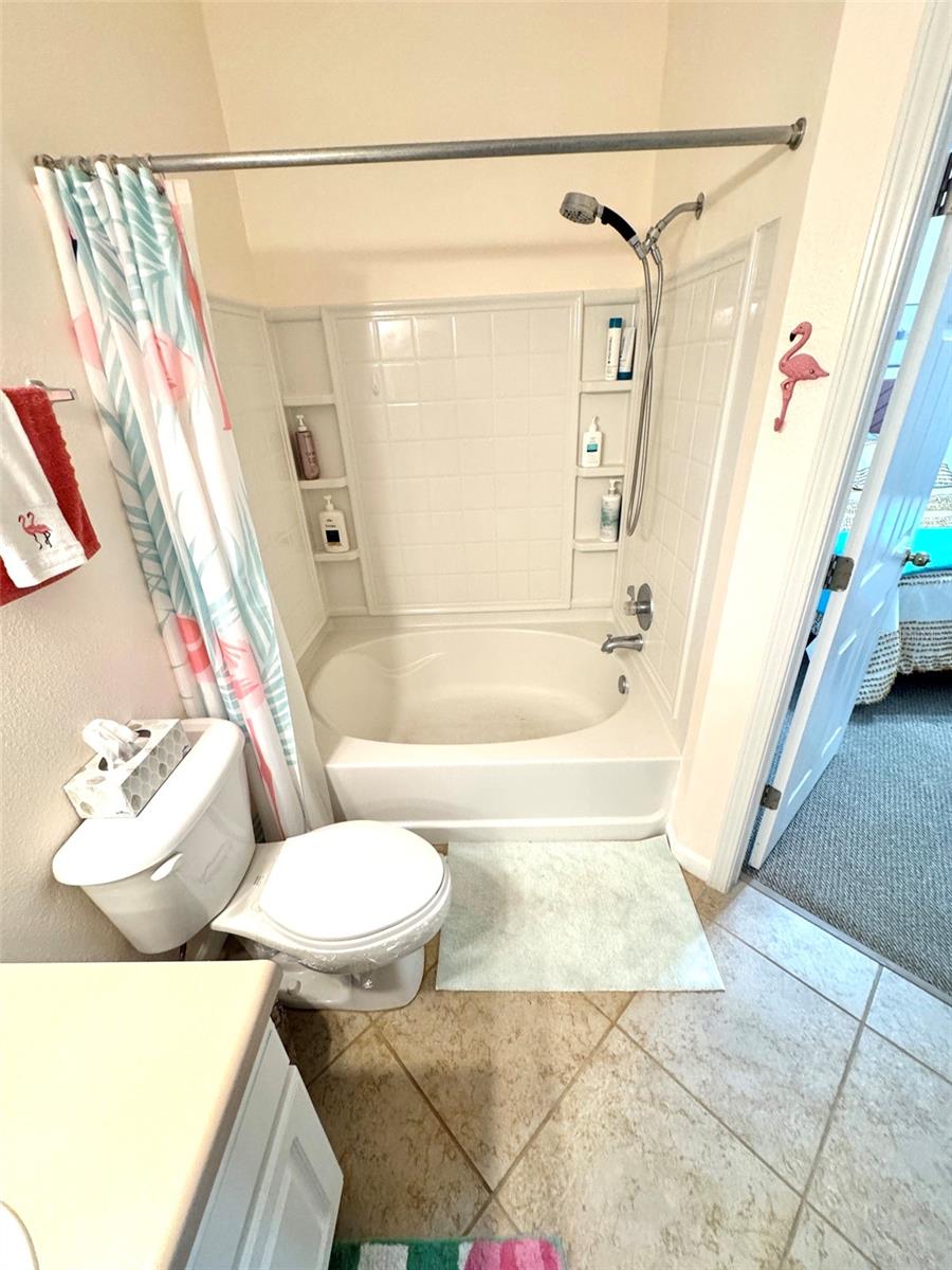 BEACHWAY CONDOS - Residential
