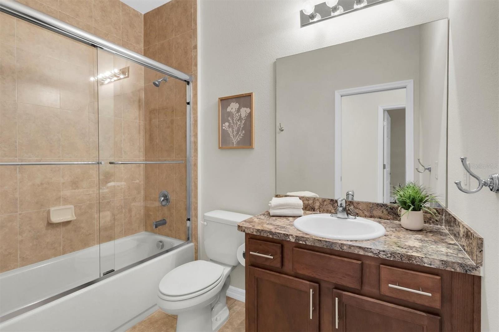 EDGEWATER/RIVER RDG COUNTRY CL - Residential