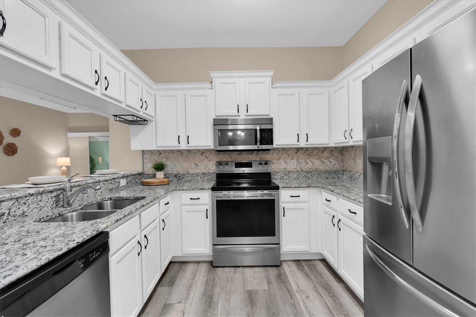 EDGEWATER/RIVER RDG COUNTRY CL - Residential