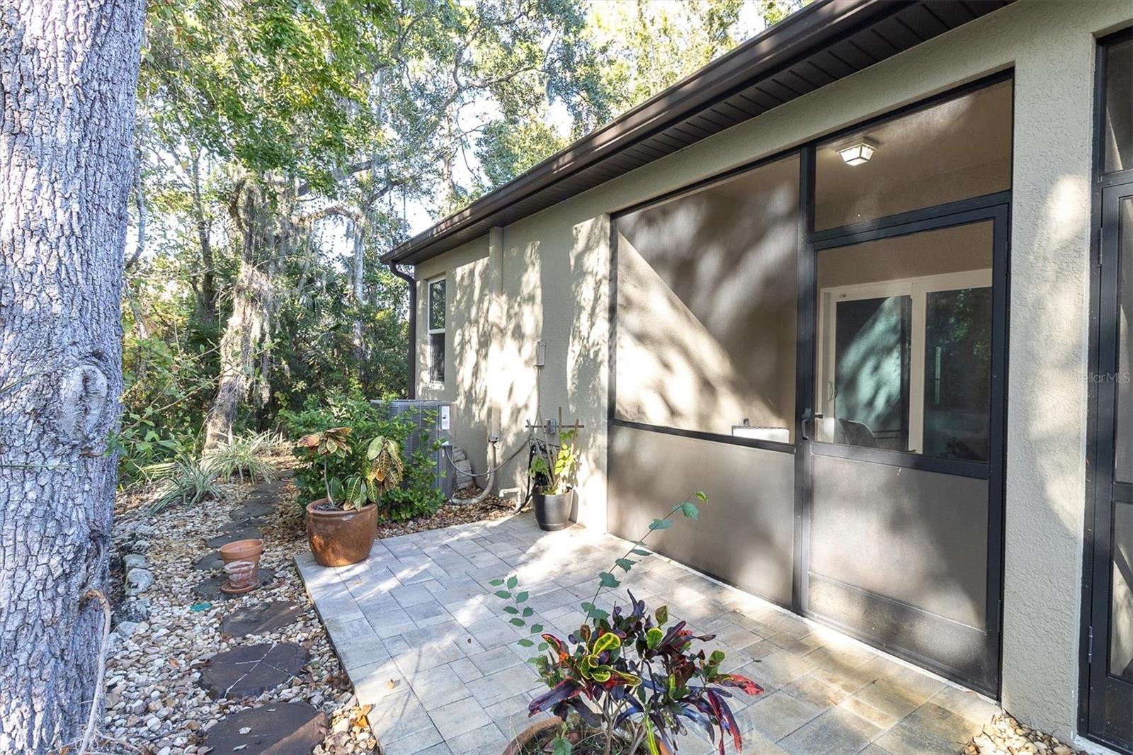 EDGEWATER/RIVER RDG COUNTRY CL - Residential