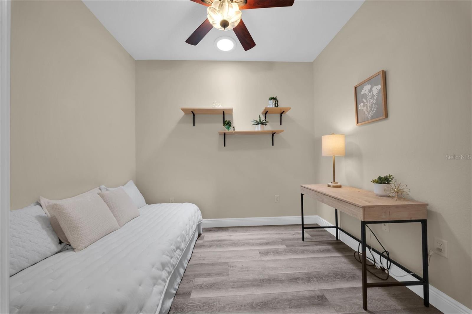 EDGEWATER/RIVER RDG COUNTRY CL - Residential