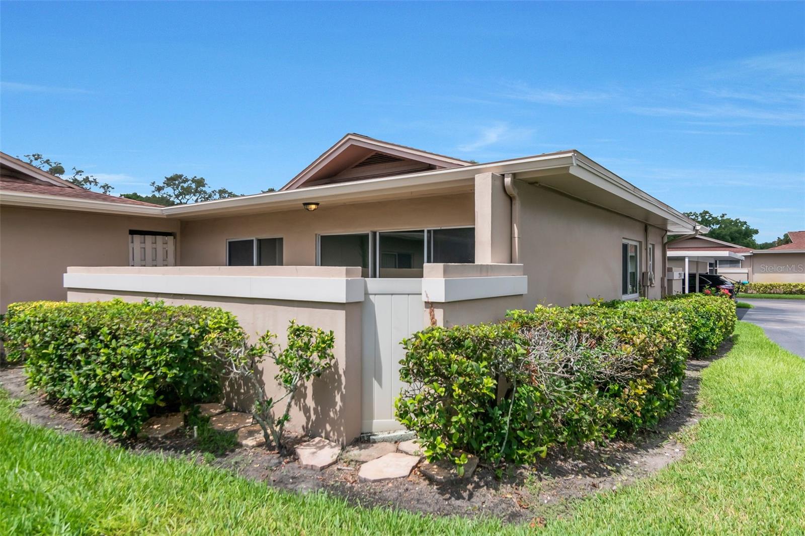 LAURELWOOD CONDO I - Residential