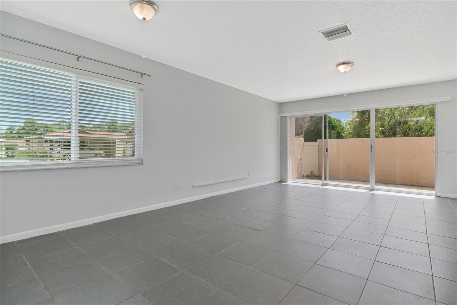 LAURELWOOD CONDO I - Residential
