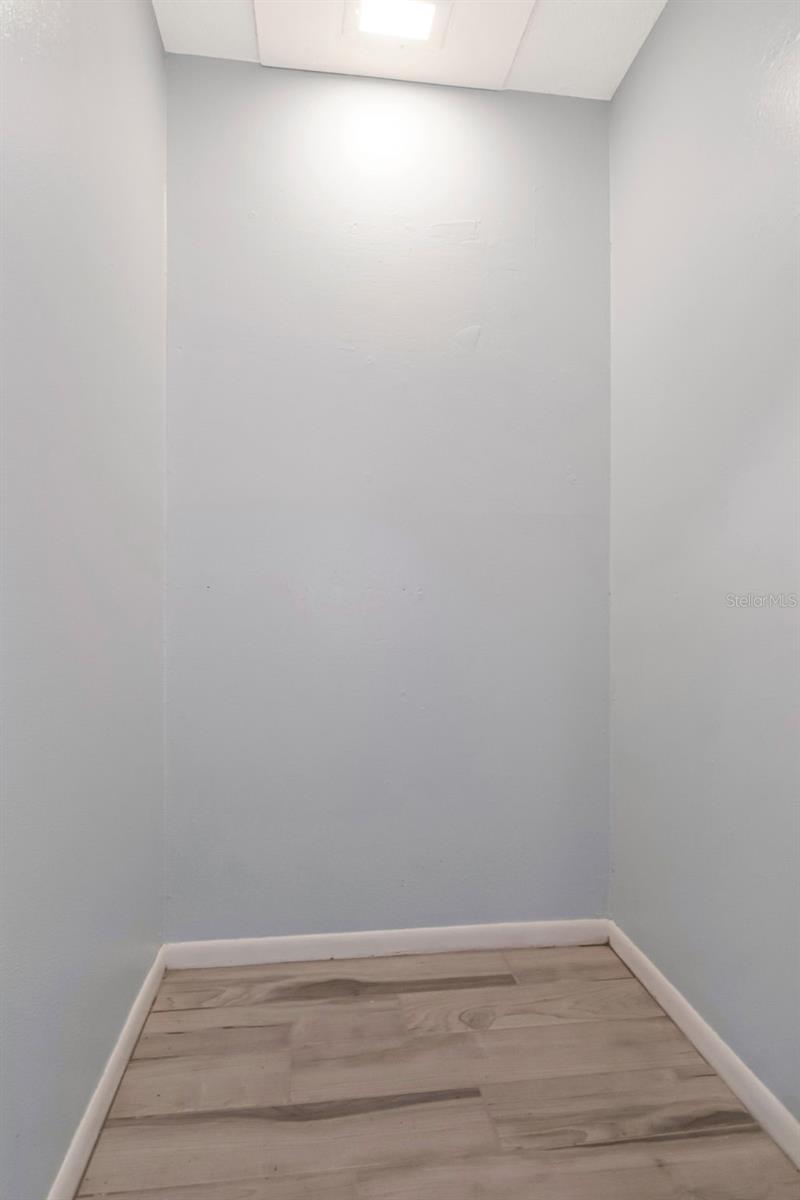 LAURELWOOD CONDO I - Residential