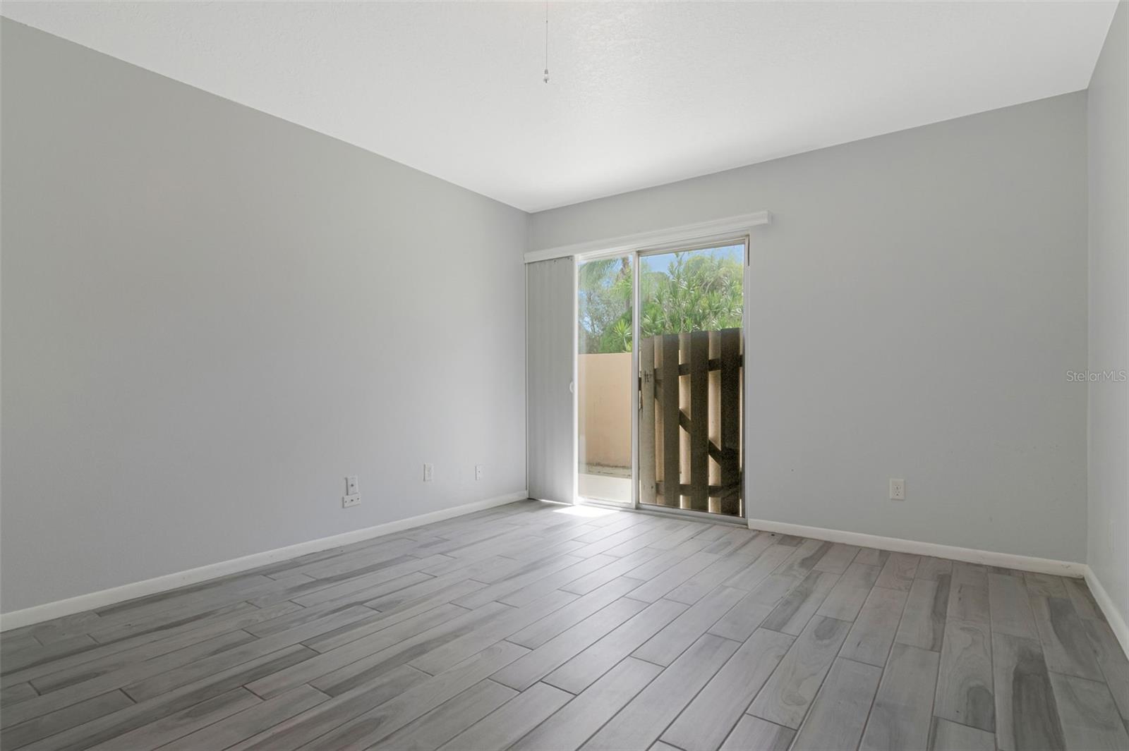 LAURELWOOD CONDO I - Residential