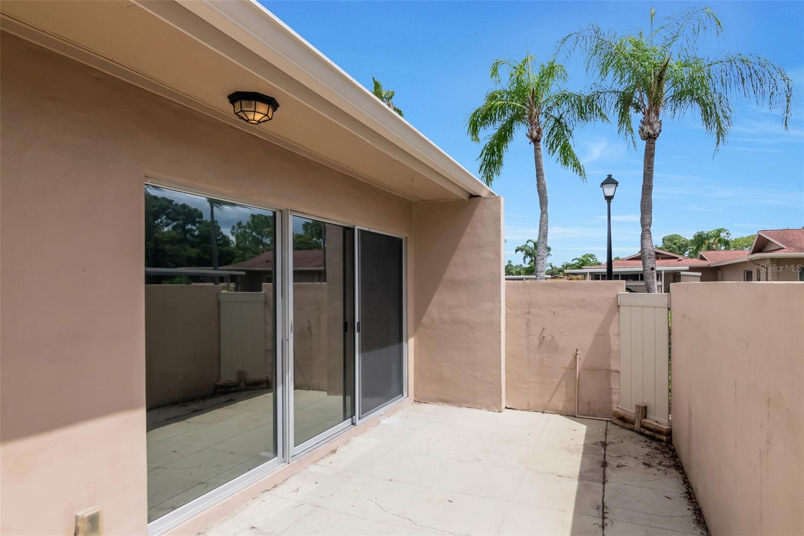 LAURELWOOD CONDO I - Residential