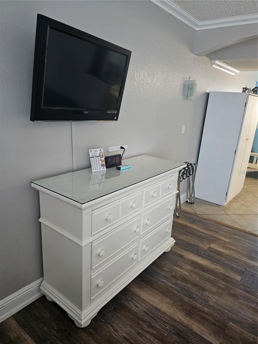 PELICAN POINTE ON - Residential