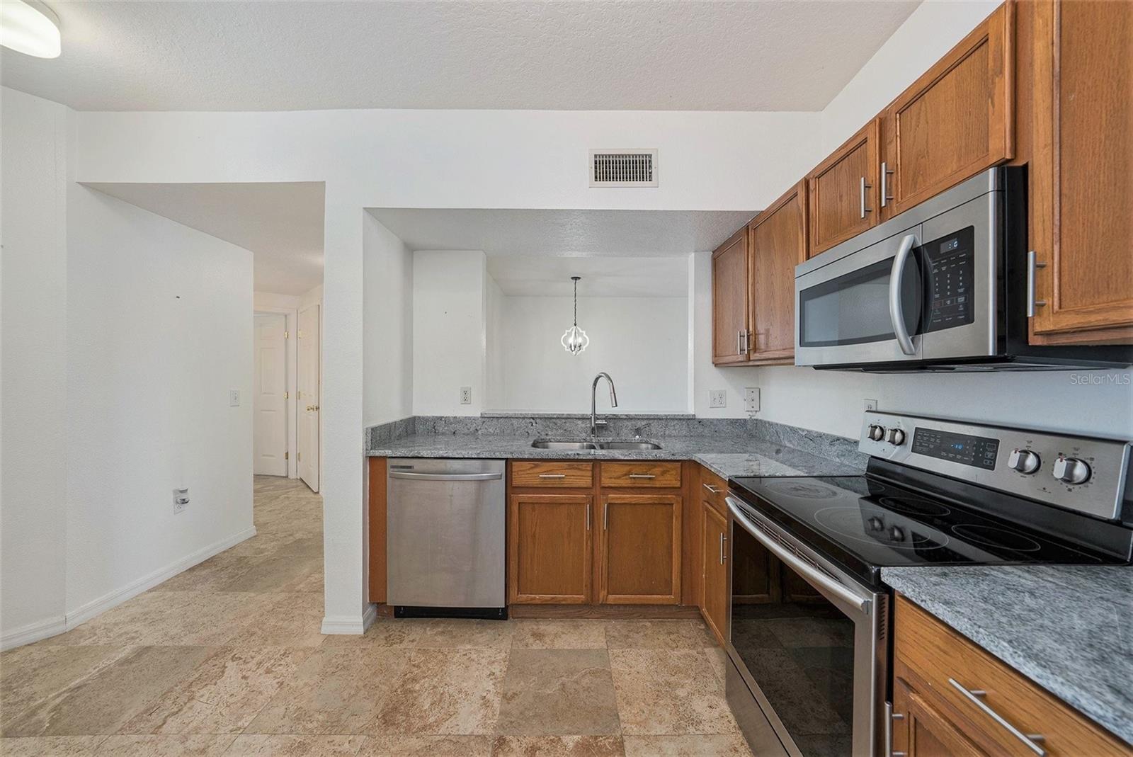 VILLAGES OF BLOOMINGDALE CONDO - Residential