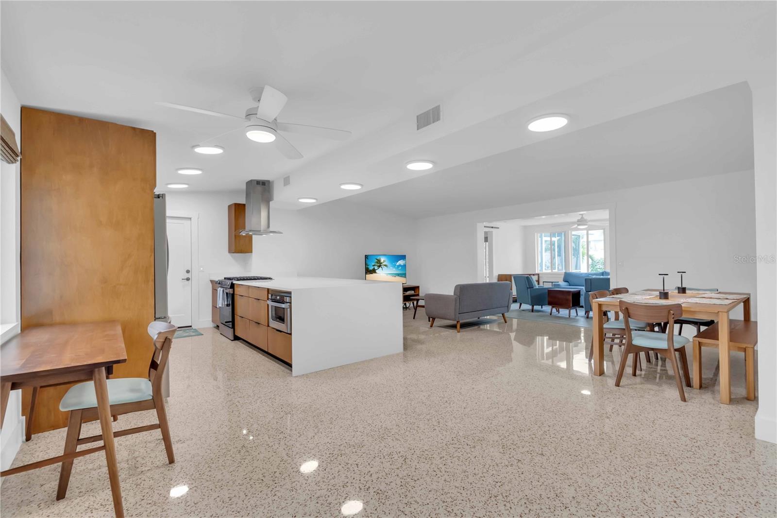 KEY ROYALE TERRACE - Residential