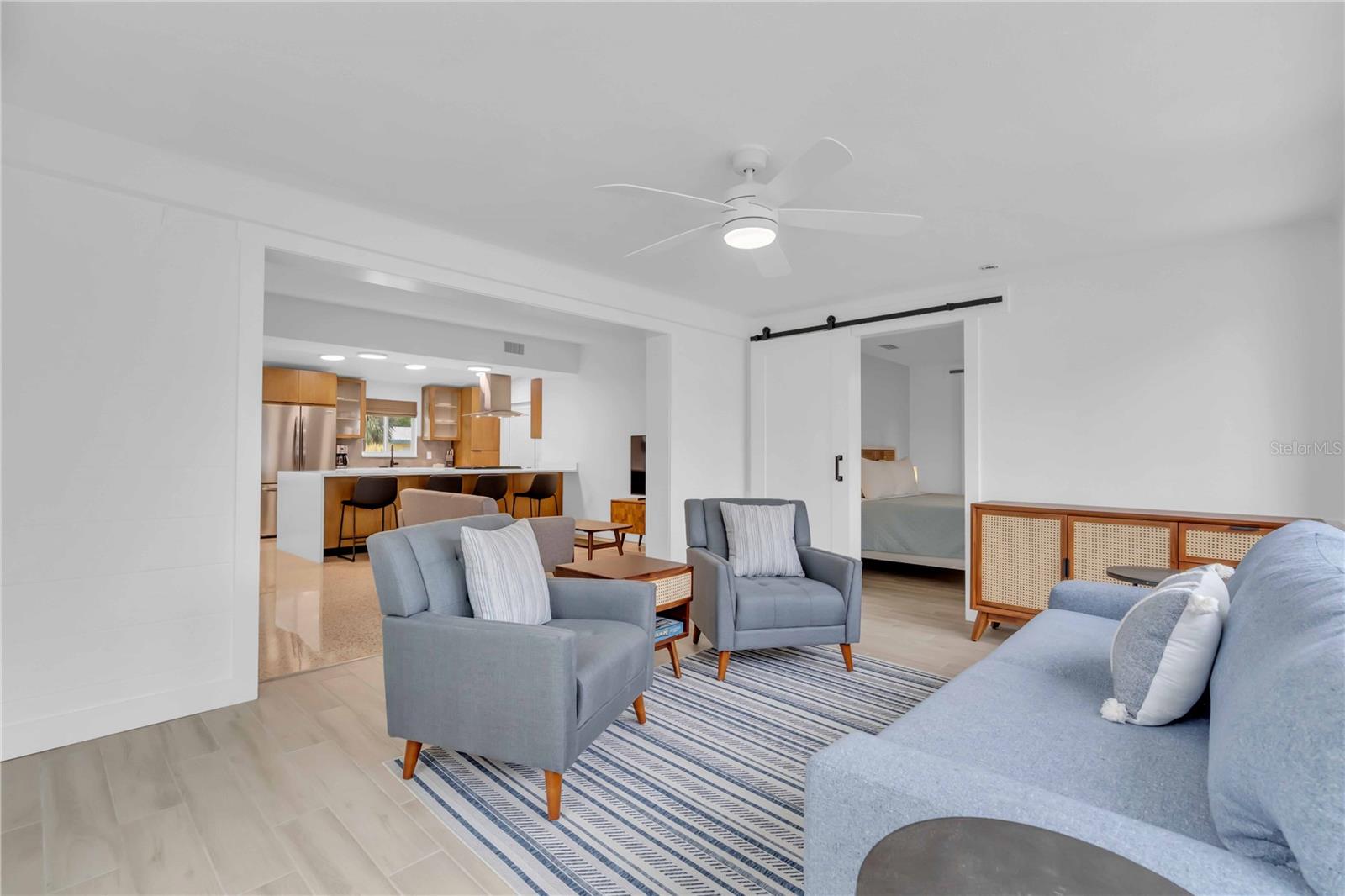 KEY ROYALE TERRACE - Residential