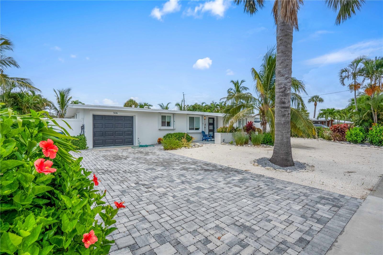 KEY ROYALE TERRACE - Residential