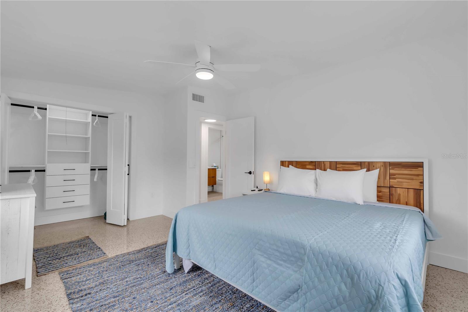 KEY ROYALE TERRACE - Residential