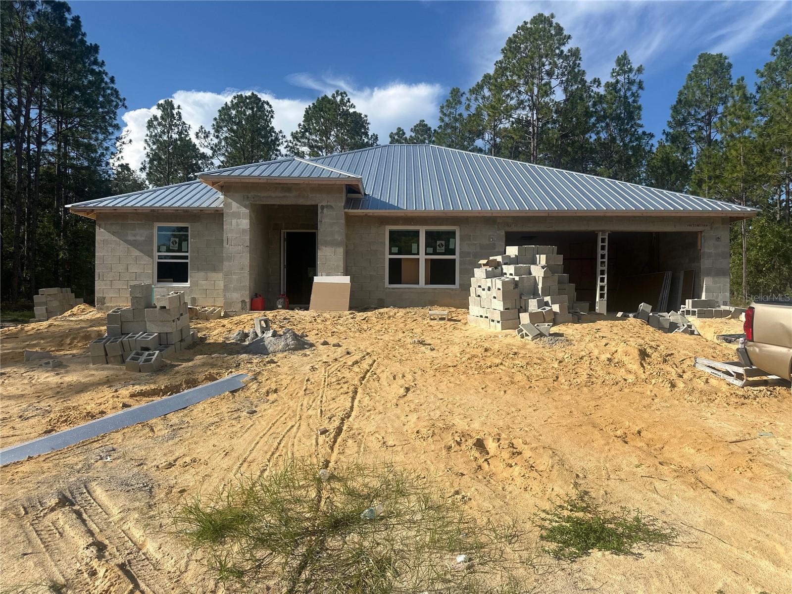 RAINBOW LAKES ESTATE - Residential