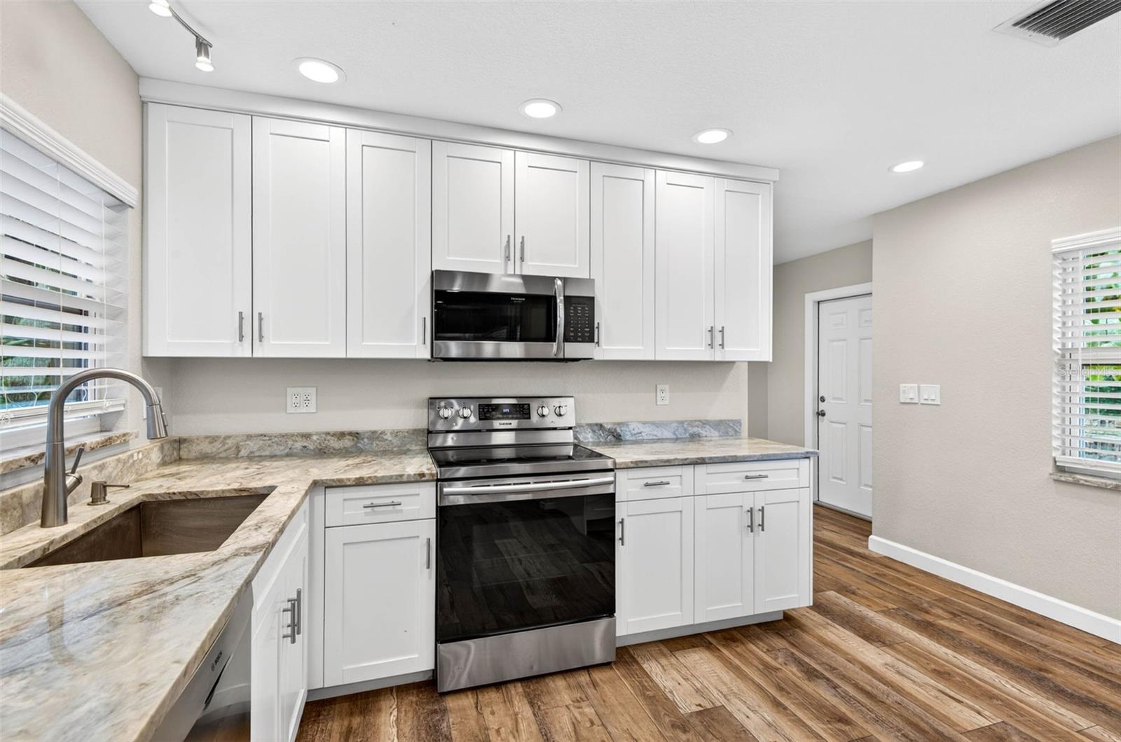 GOLF VIEW ESTATES - Residential