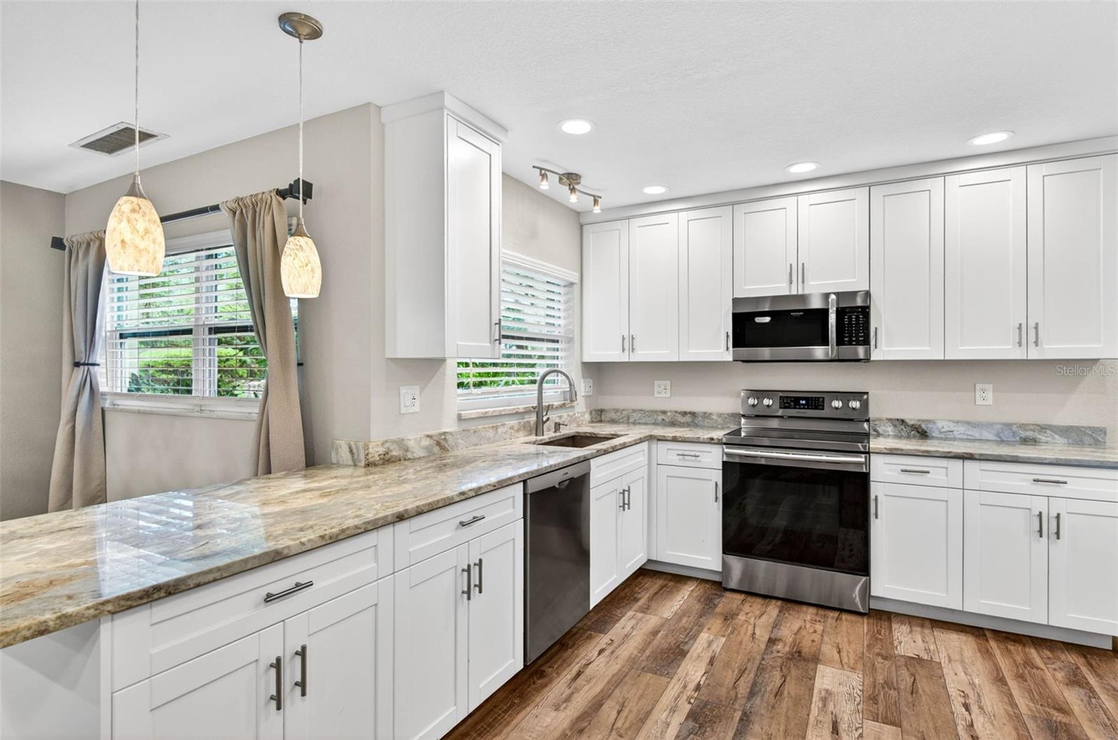 GOLF VIEW ESTATES - Residential