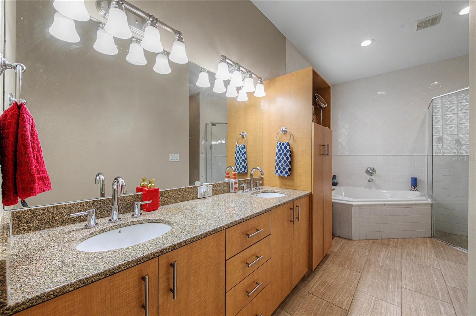 LIVINGSTON ACRES - Residential