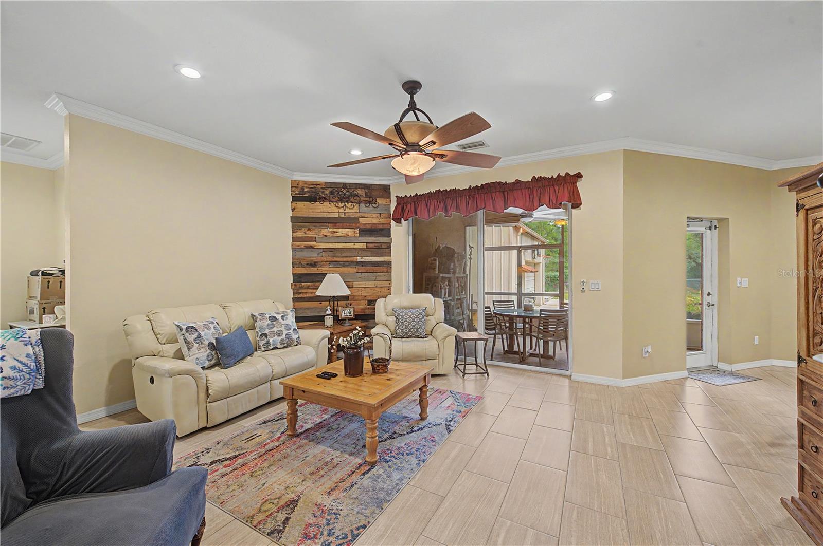 LIVINGSTON ACRES - Residential