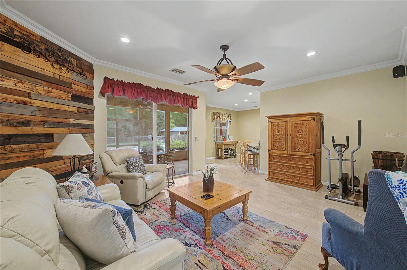LIVINGSTON ACRES - Residential