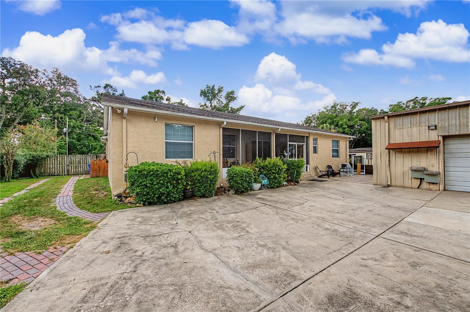 LIVINGSTON ACRES - Residential