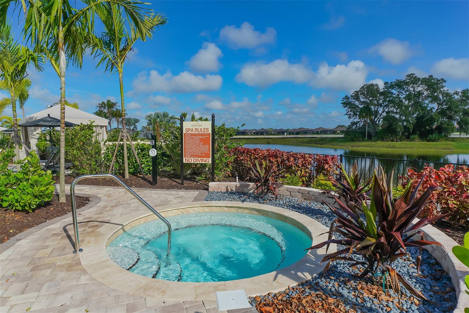LEGACY ESTATES ON PALMER RANCH - Residential