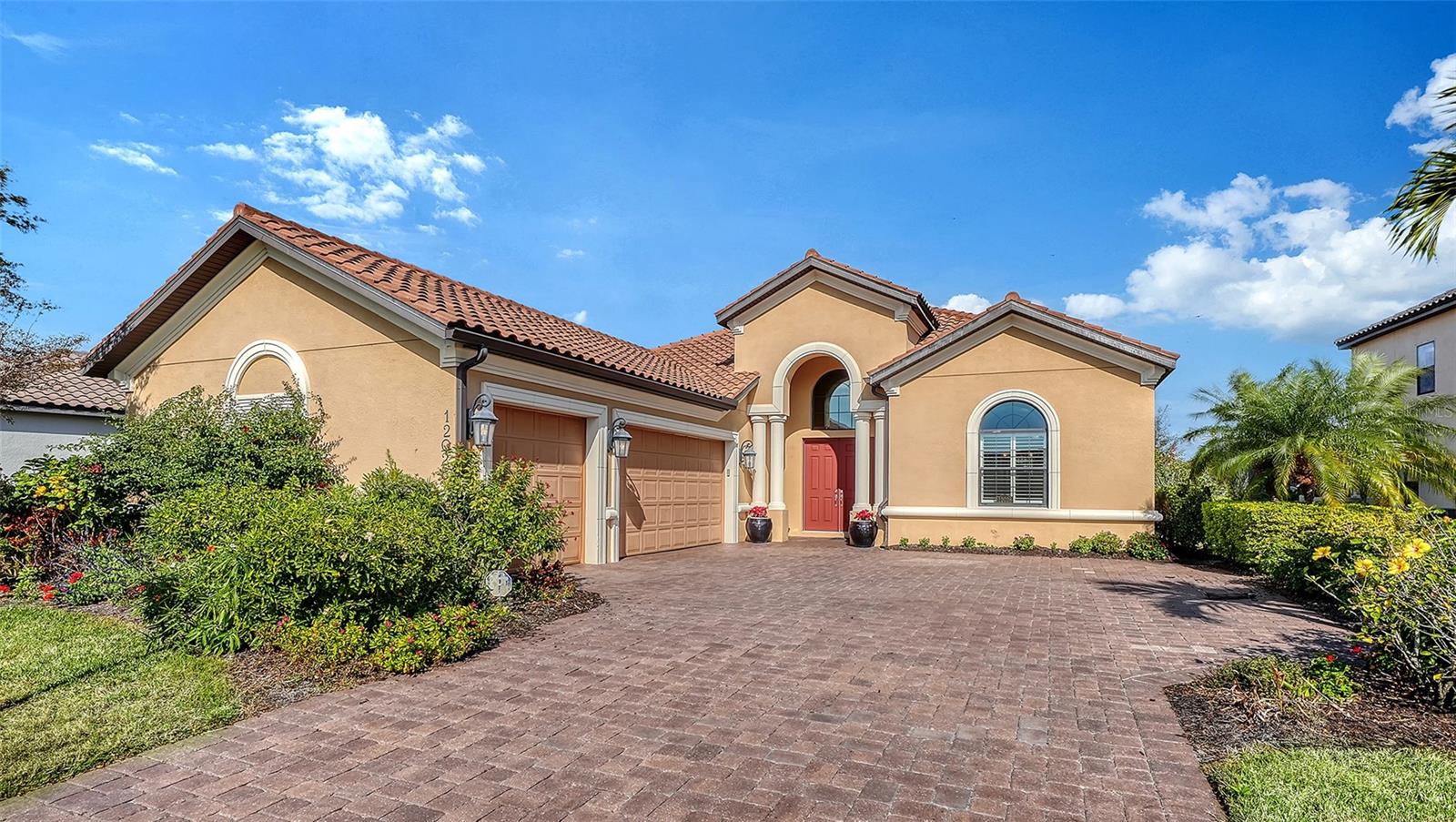 LEGACY ESTATES ON PALMER RANCH - Residential