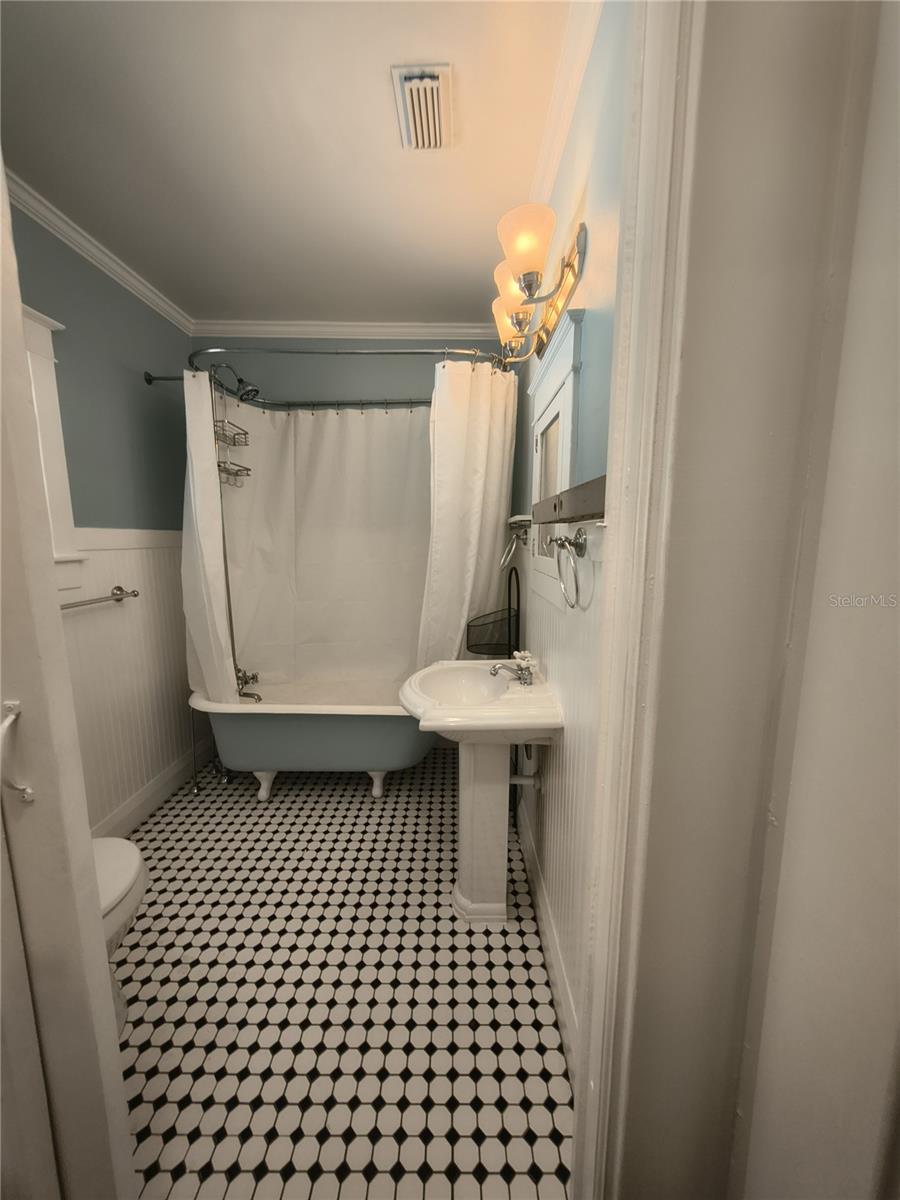 IDLEWILD ON THE HILLSBOROUGH - Residential