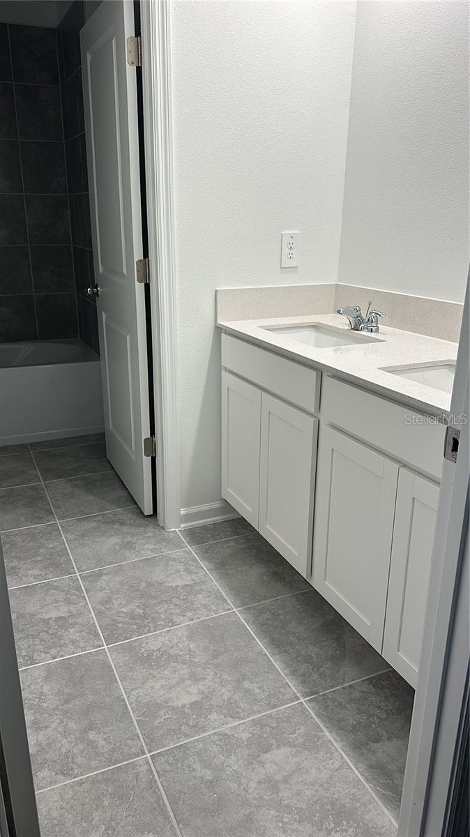 CASCADES PH 2 - Residential Lease