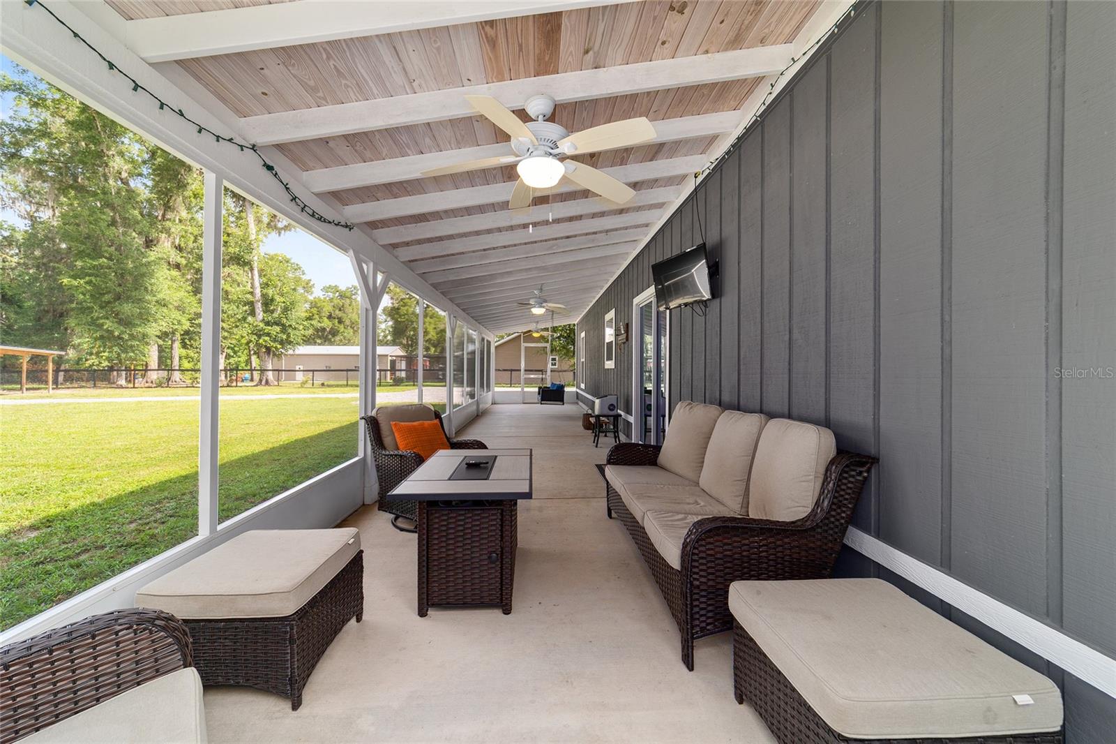 MEADOWBROOK RANCHES - Residential