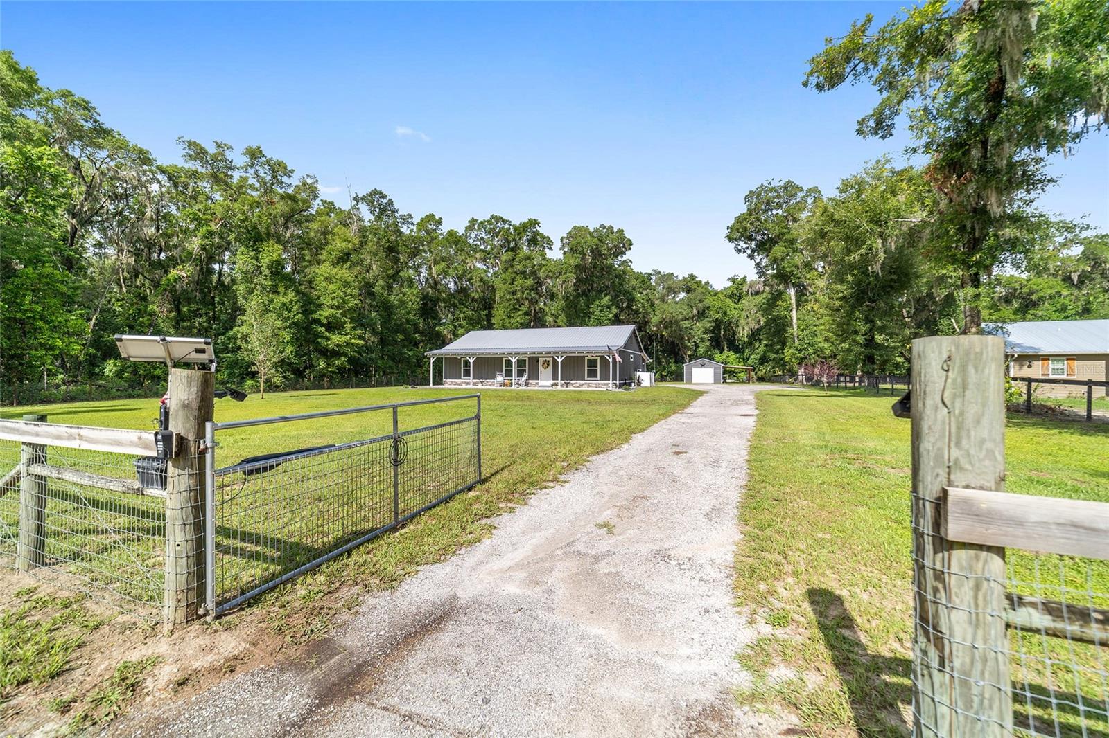 MEADOWBROOK RANCHES - Residential