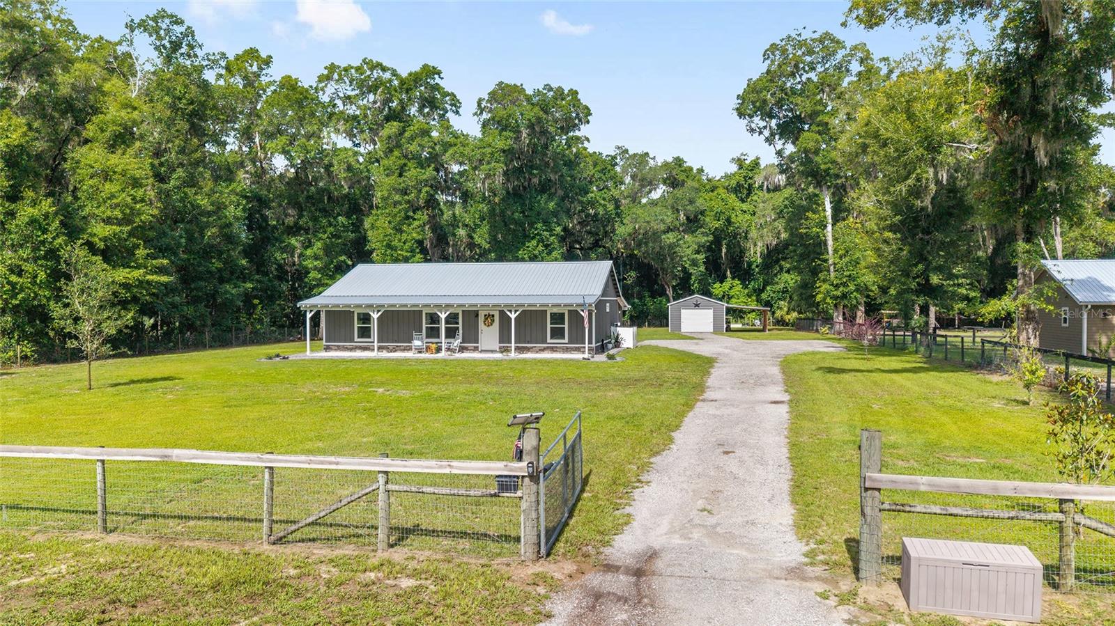 MEADOWBROOK RANCHES - Residential