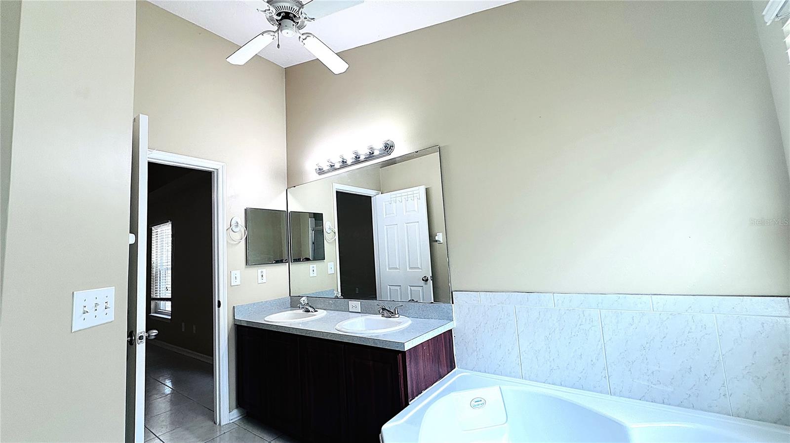 WOODRIDGE PH 01 - Residential