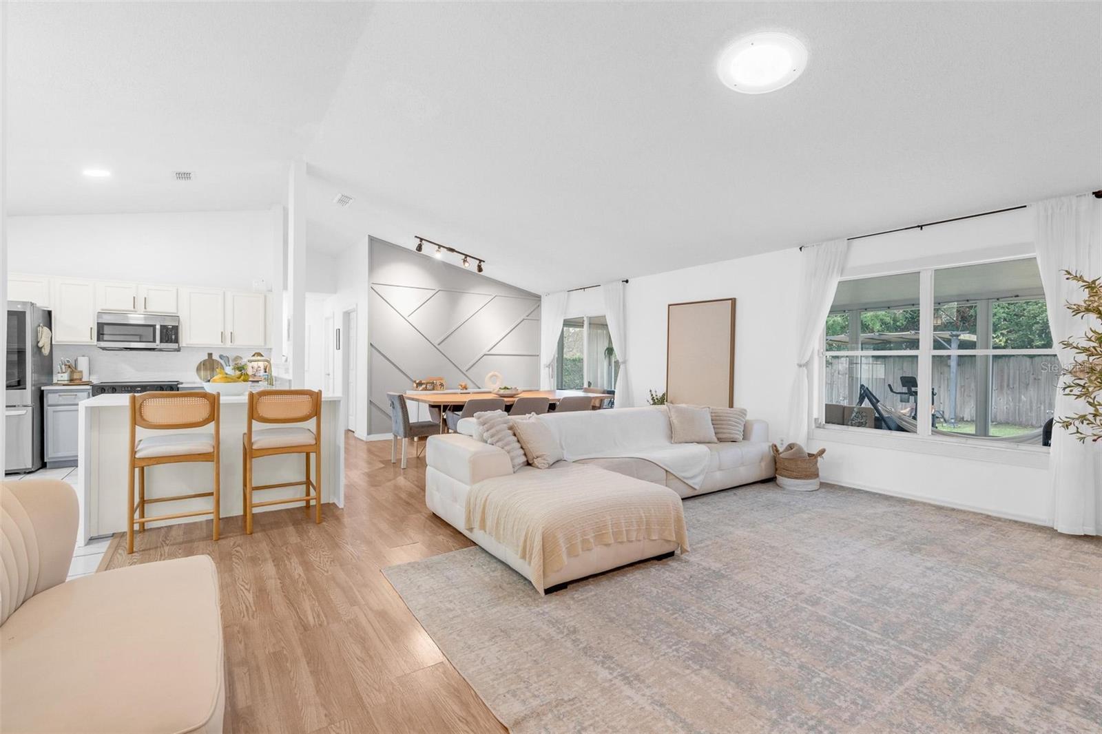 WATERSIDE - Residential