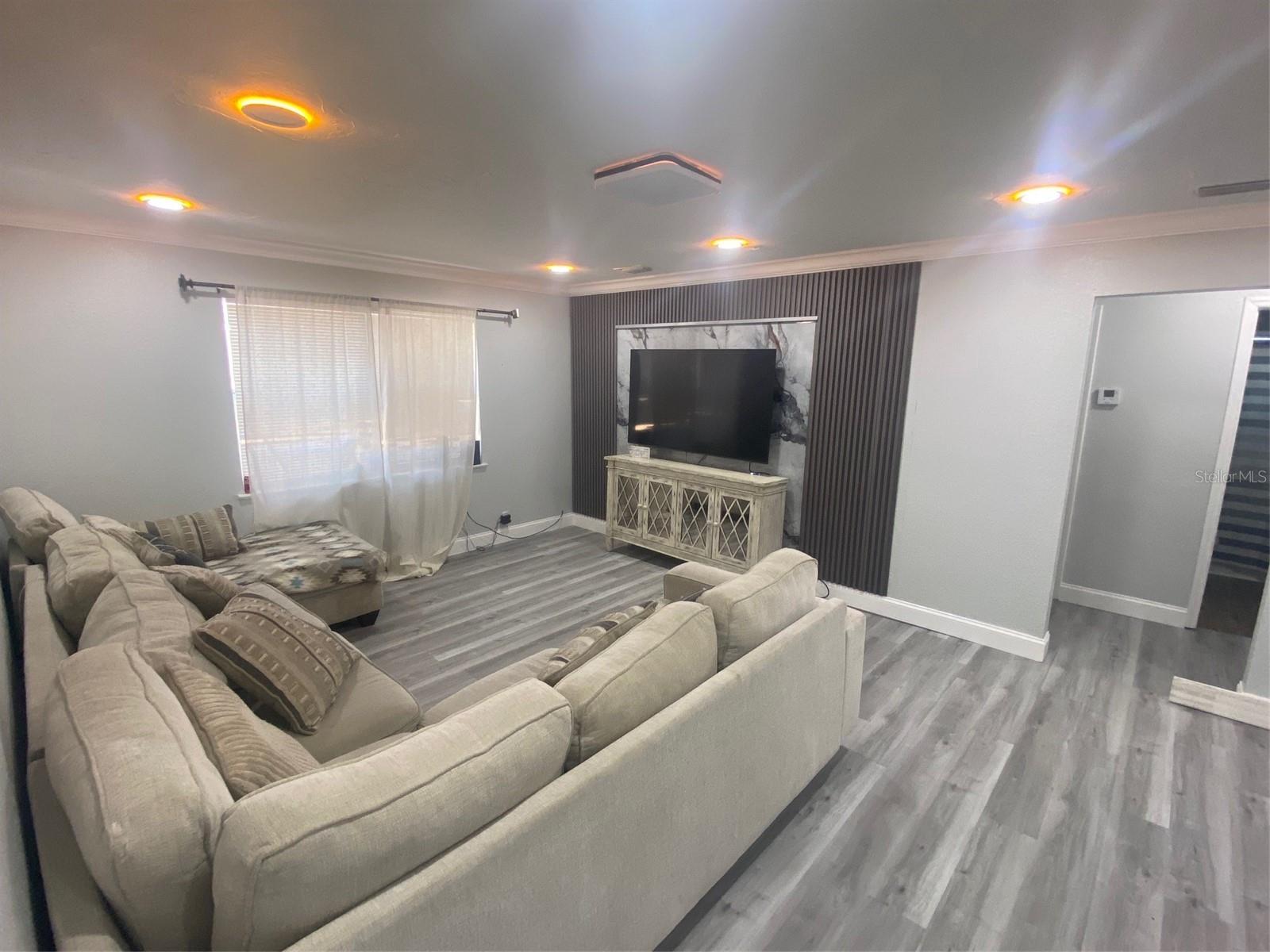 PINECREST - Residential