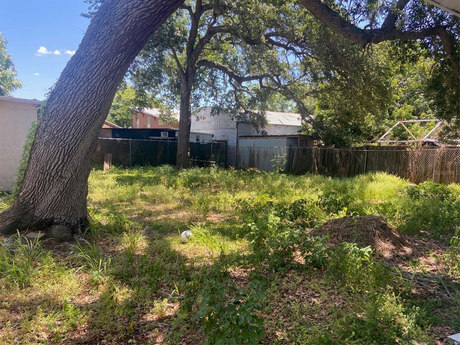 PINECREST - Residential