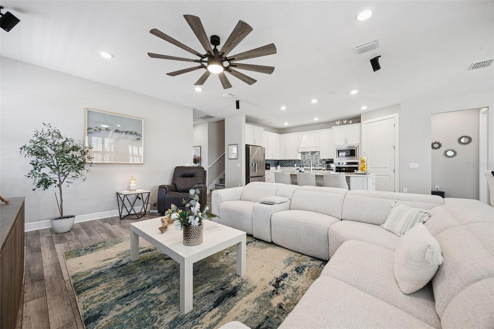 DEL WEBB OASIS - Residential