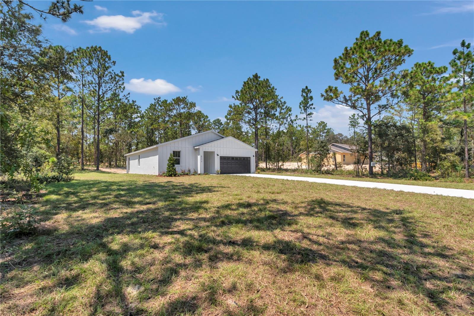 ROLLING HILLS - Residential
