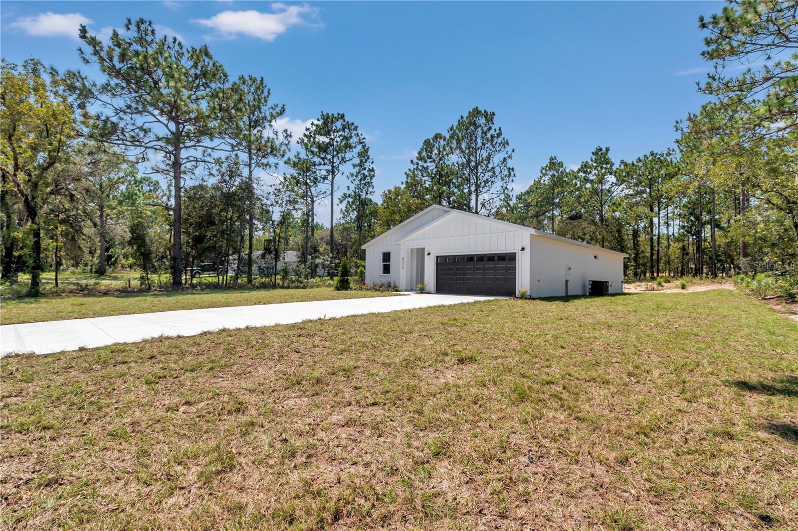 ROLLING HILLS - Residential