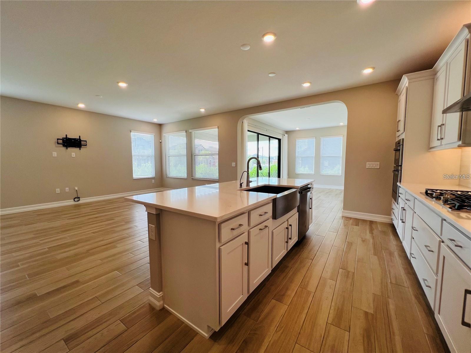 ESTANCIA CORTONA - Residential Lease