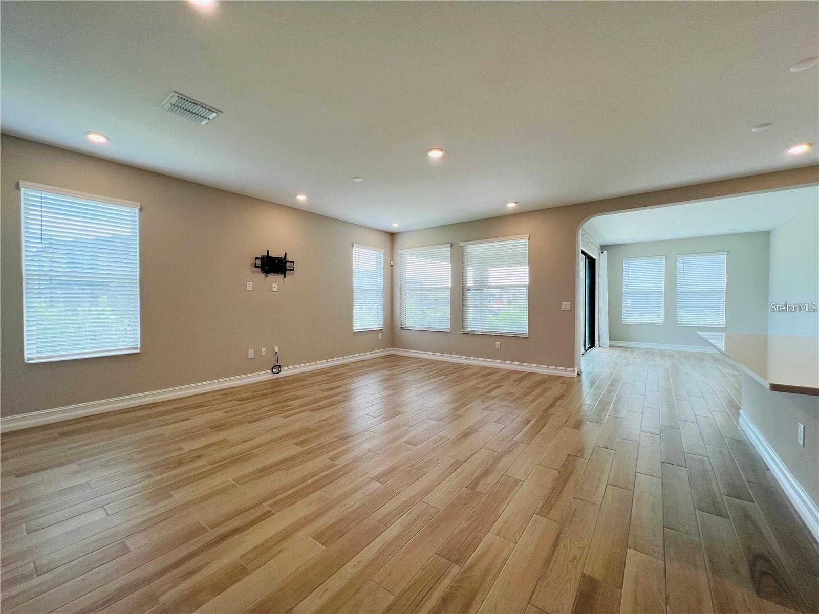 ESTANCIA CORTONA - Residential Lease