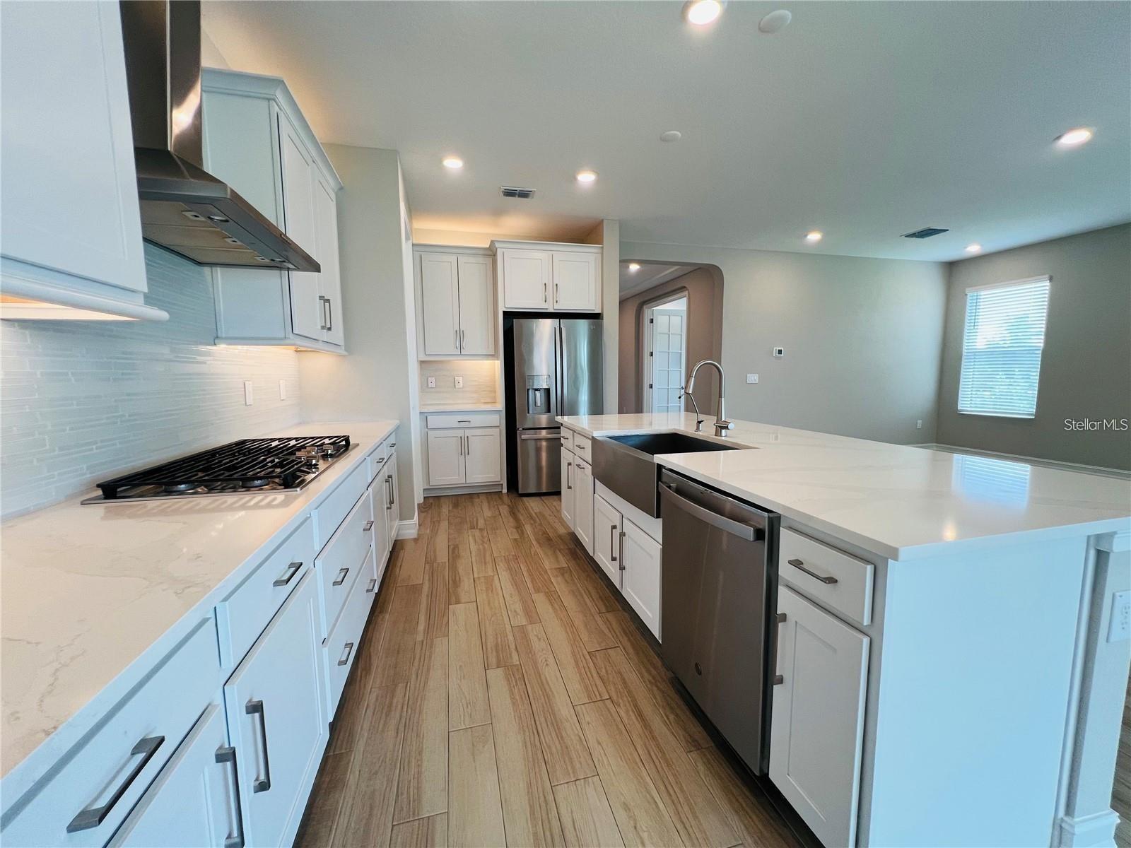 ESTANCIA CORTONA - Residential Lease